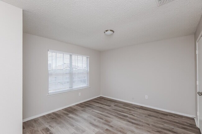Building Photo - 7024 Lake Jackson Dr