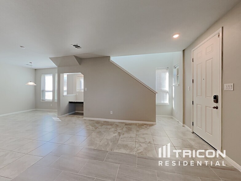 Building Photo - 5911 Pleasanton Pkwy