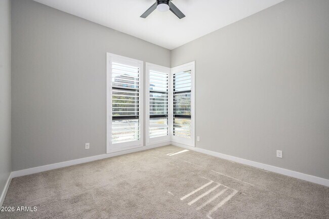 Building Photo - 824 E Monte Wy