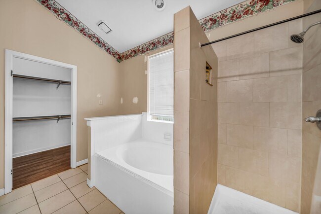 Building Photo - 15007 Chestnut Falls Dr
