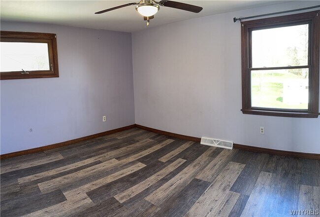 Building Photo - 221 Marrano Dr