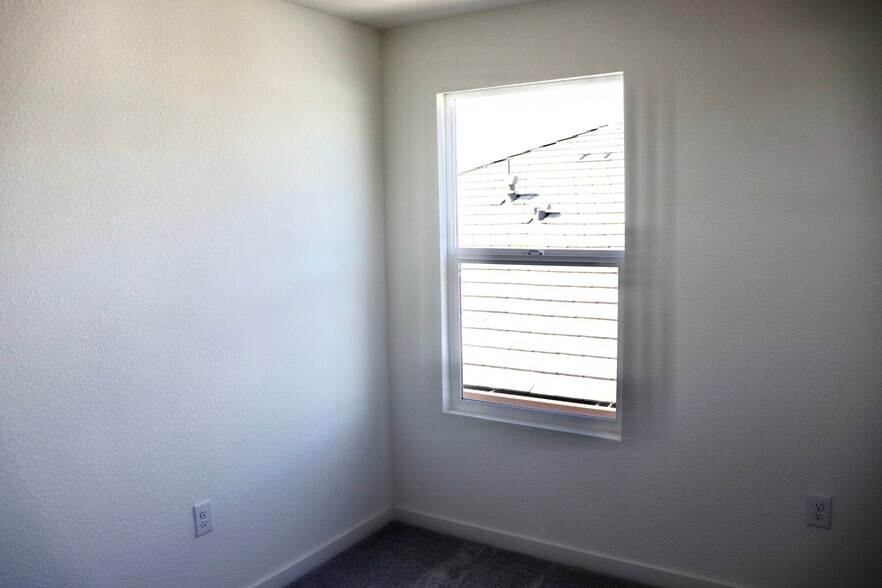 Building Photo - 1536 Minories Dr