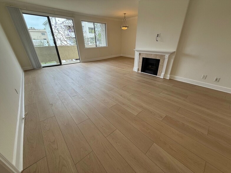 Building Photo - 1940 Malcolm Ave