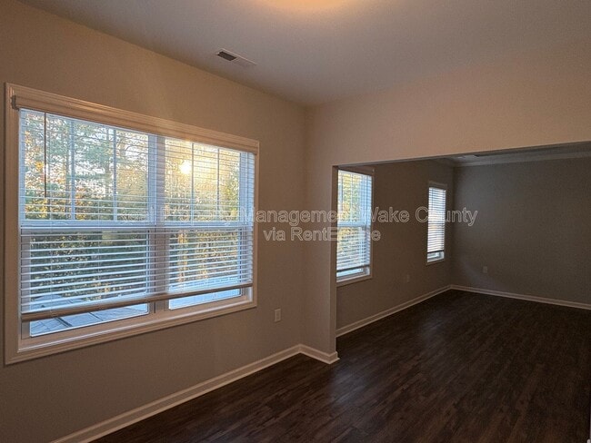 Building Photo - 1664 Highpoint St