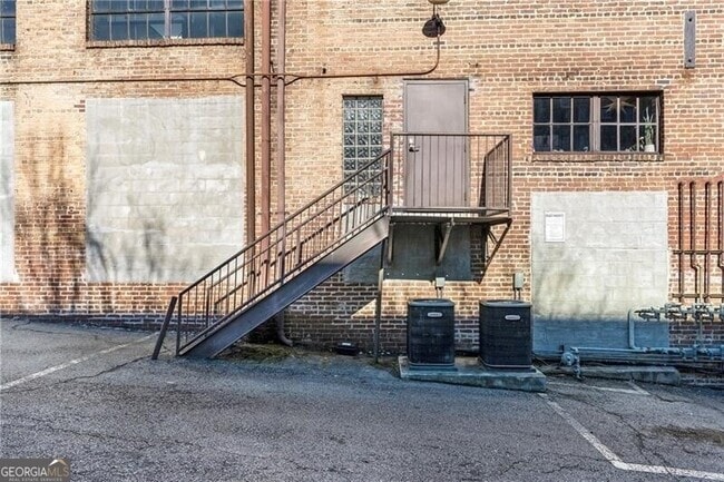 Building Photo - 650 Glen Iris Dr NE