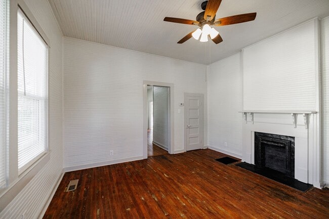 Building Photo - Charming Historic Cottage Just Blocks from Downtown Athens and UGA