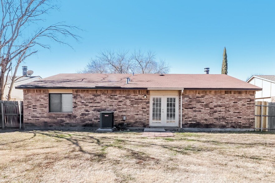 Building Photo - 7805 Whirlwind Dr