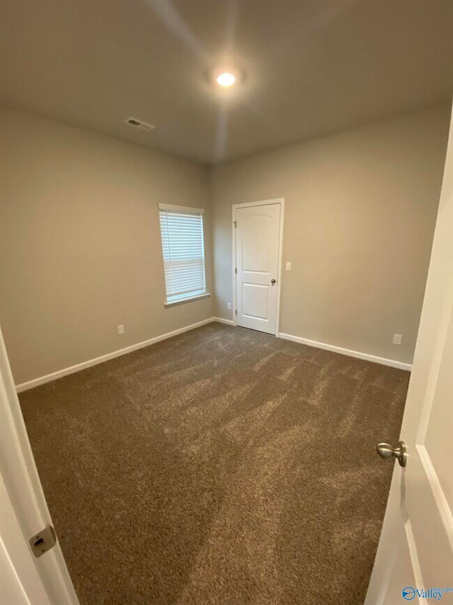 Building Photo - 14980 Westmeade Ln