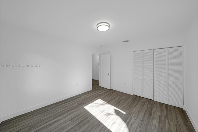 Building Photo - 5805 SW 46th Terrace