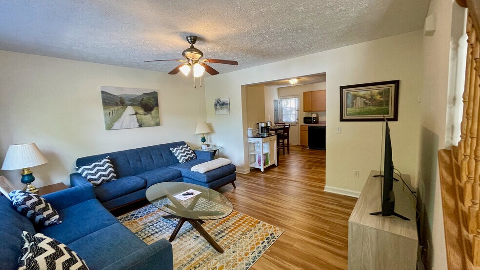 Living Room - 30 True Way Ln