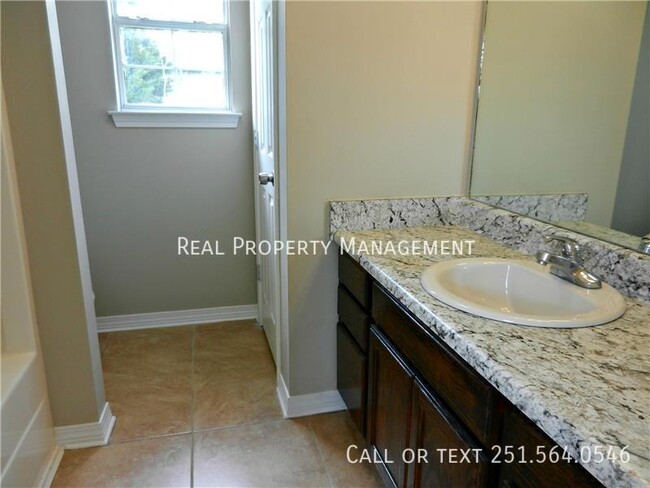 Building Photo - 832 Hamilton Bridges Dr W