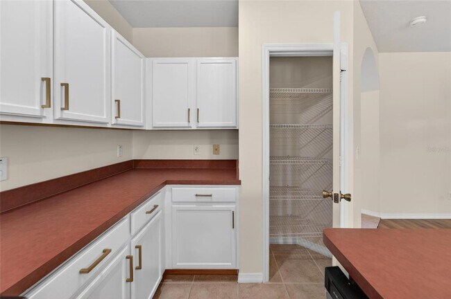 Building Photo - 30132 Mossbank Dr