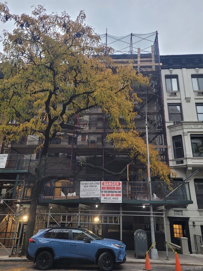 Building Photo - 139 W 80th St