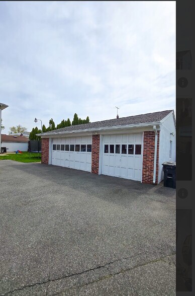 Building Photo - 50 Newark Pl