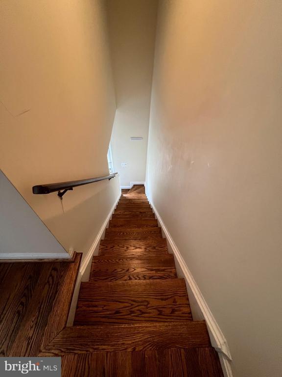 Building Photo - 10208 Sorrel Ave
