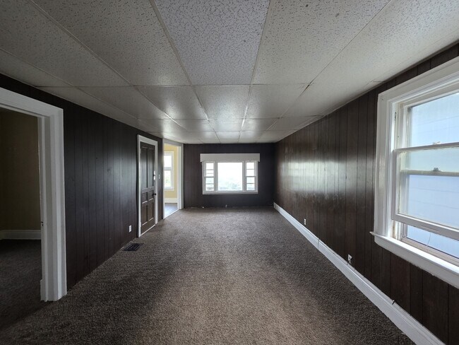 Building Photo - 1023 E Lovejoy St