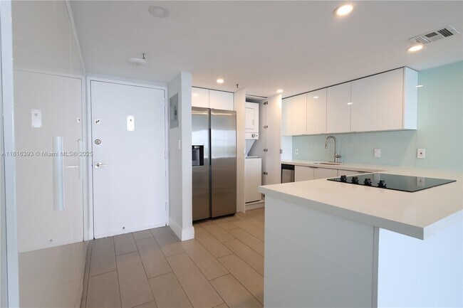 Building Photo - 20515 E Country Club Dr