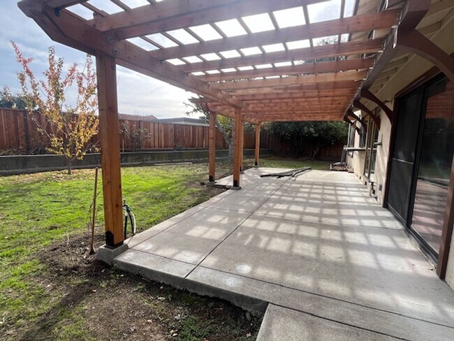 Building Photo - Pleasanton Home for Rent