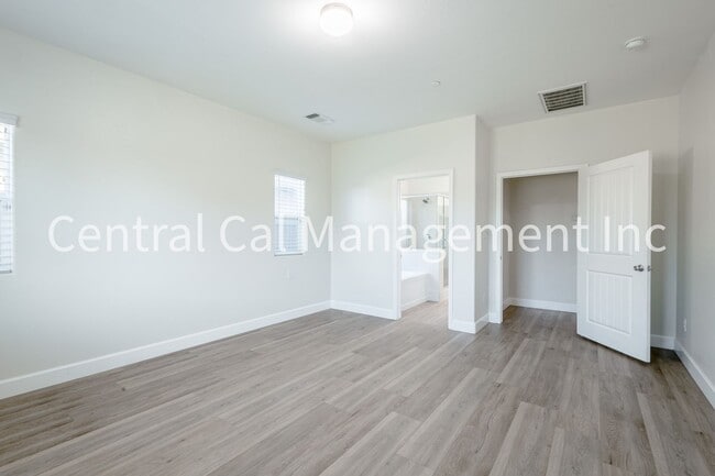 Building Photo - 4 bedroom/3 Bath Home with Solar in the Southwest - $3195 Per Month!