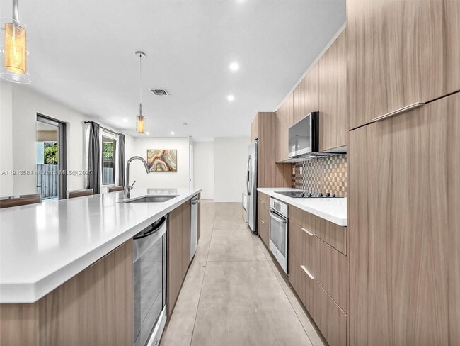 Building Photo - 10250 NW 76th Terrace