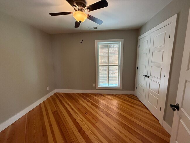 Building Photo - 1708 25th Ave N