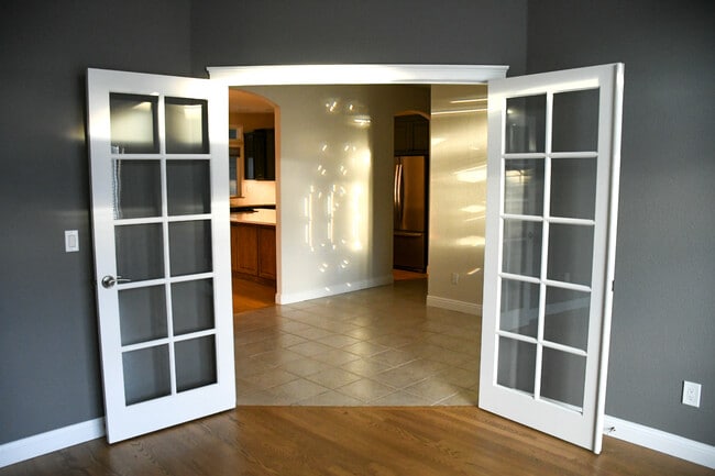 Building Photo - 12666 W Running Brook Ct