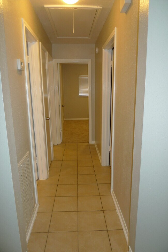 Building Photo - 7015 Caladero Dr