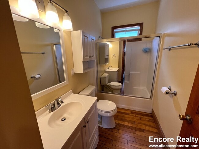 Building Photo - 8-8 Sunset St