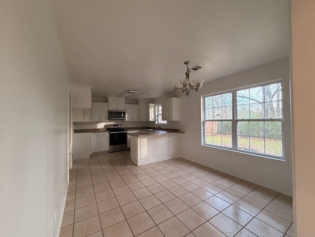 Building Photo - **COMING SOON**Welcome to this conveniently located home in Russellville, AR.