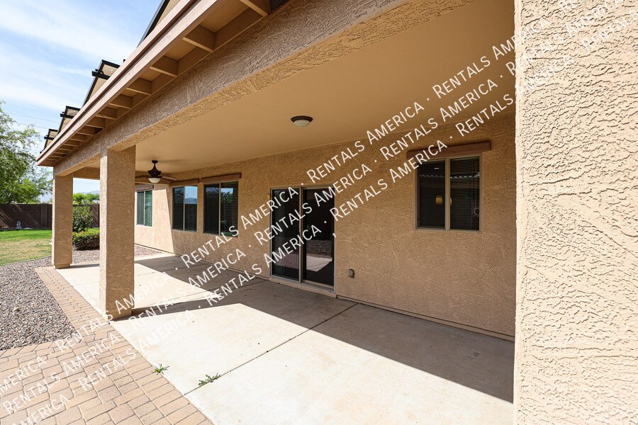 Building Photo - 5907 S 56th Dr