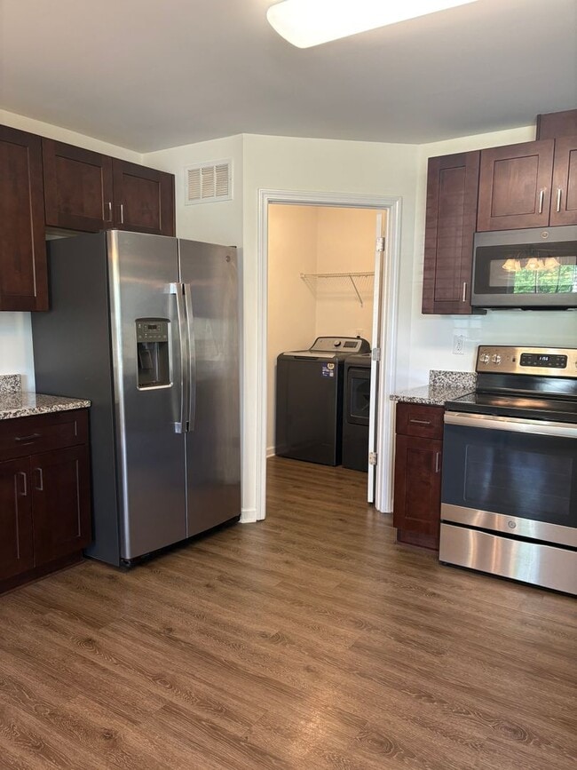 Building Photo - Ranch home in Charlotte , NO HOA