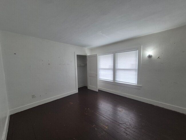 Building Photo - 1967-1969 Rugby