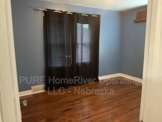 Building Photo - 1302 S 51st Ave
