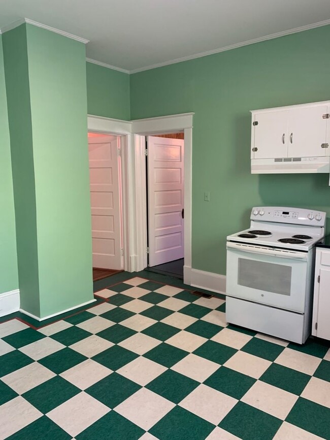 Building Photo - 110 N Hilliard St