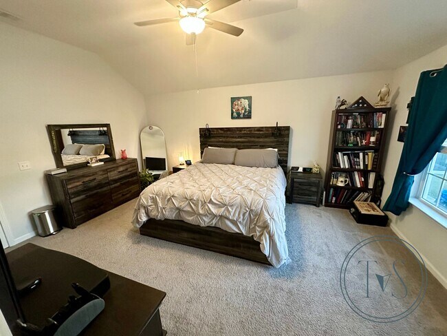 Building Photo - SPRING MOVE-IN SPECIAL: $1000 OFF 1ST MONT...