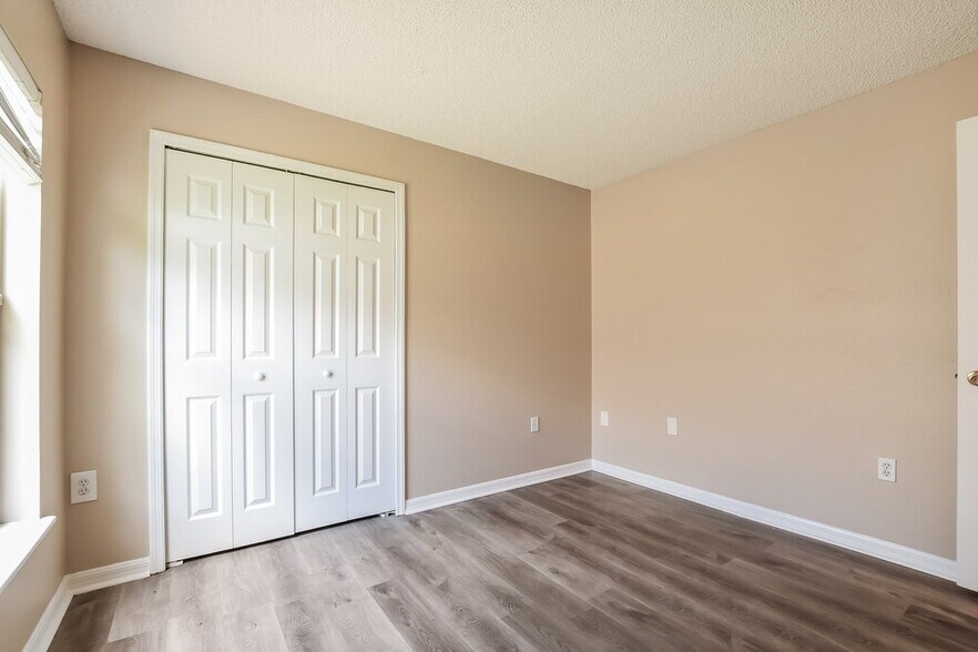 Building Photo - 4205 Iveyglen Ave