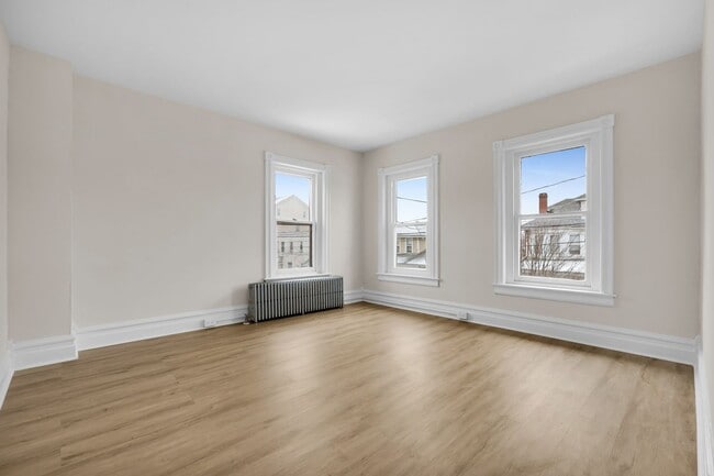 Building Photo - 109 N Sixth St