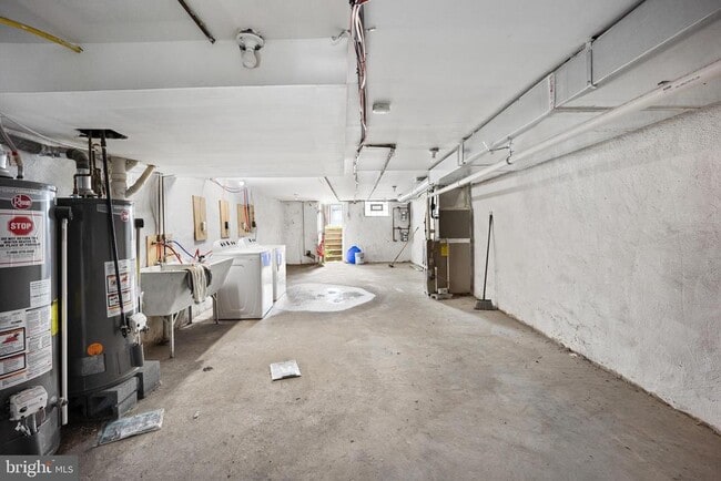Building Photo - 5324 N Marvine St