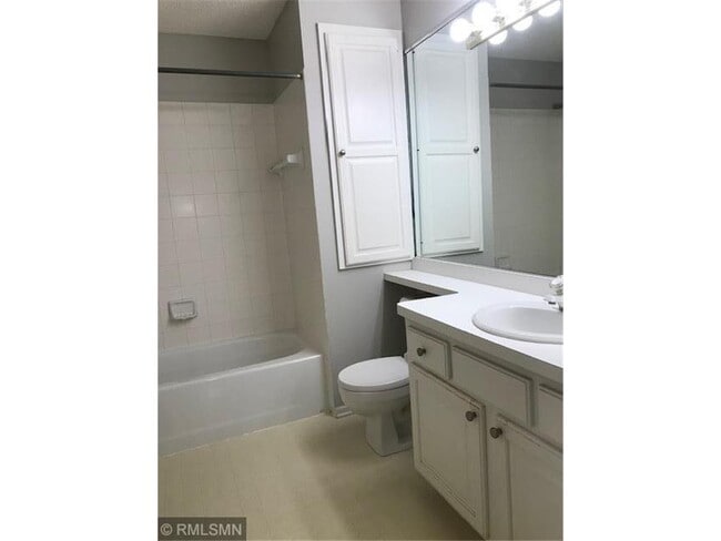 Building Photo - 15655 24th Ave N