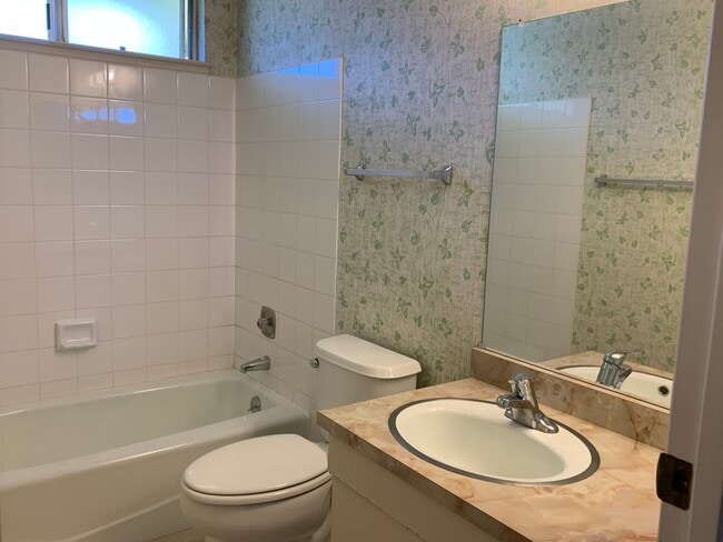 Building Photo - Oakmont's 55+ active adult community