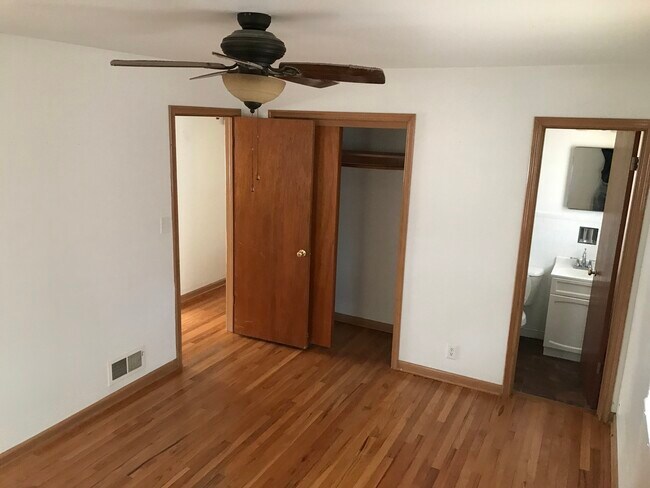 Bedroom 2 - 7310 Valley St