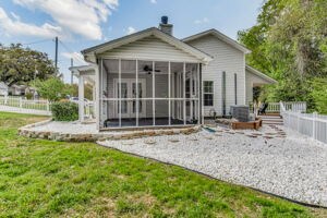 Building Photo - 3420 Riverside Dr