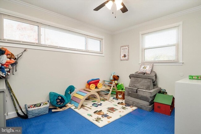 Building Photo - 741 Silver Creek Rd