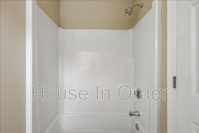Building Photo - 48 Ridgestone Cir