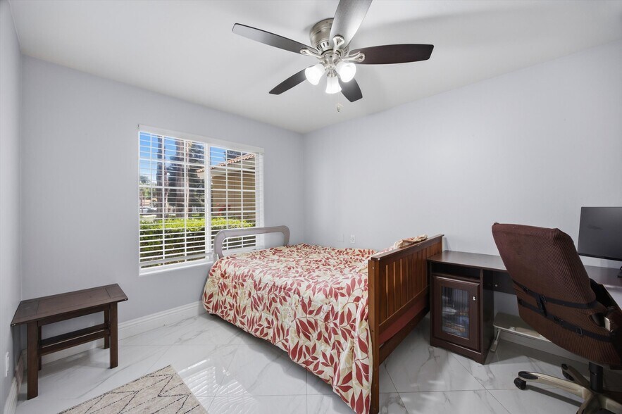 Building Photo - 10721 Loughton Ave