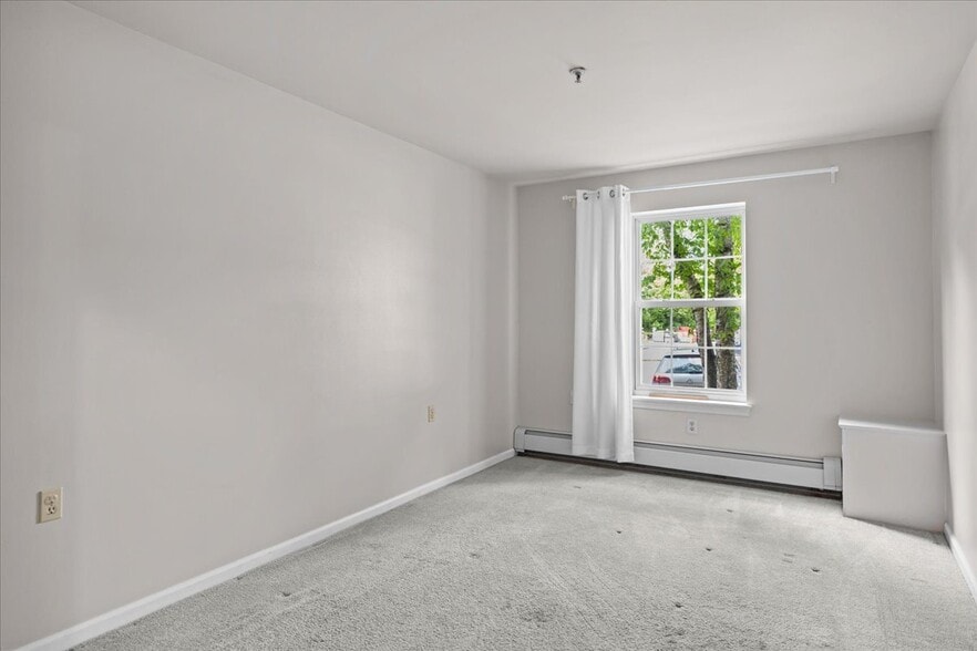 Bedroom 2 - 340 Hildred Dr