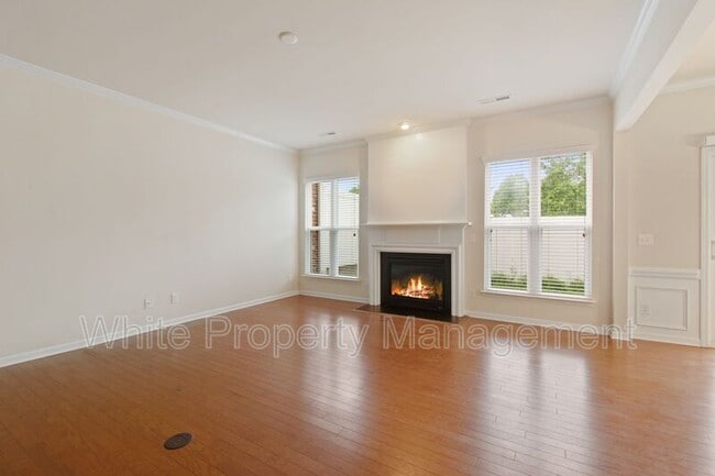 Building Photo - 15648 Canmore St