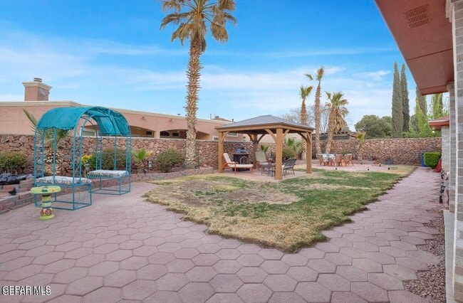 Building Photo - 2081 Paseo Del Prado Dr