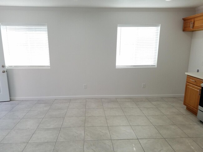 Building Photo - 38232 Meadow Ln