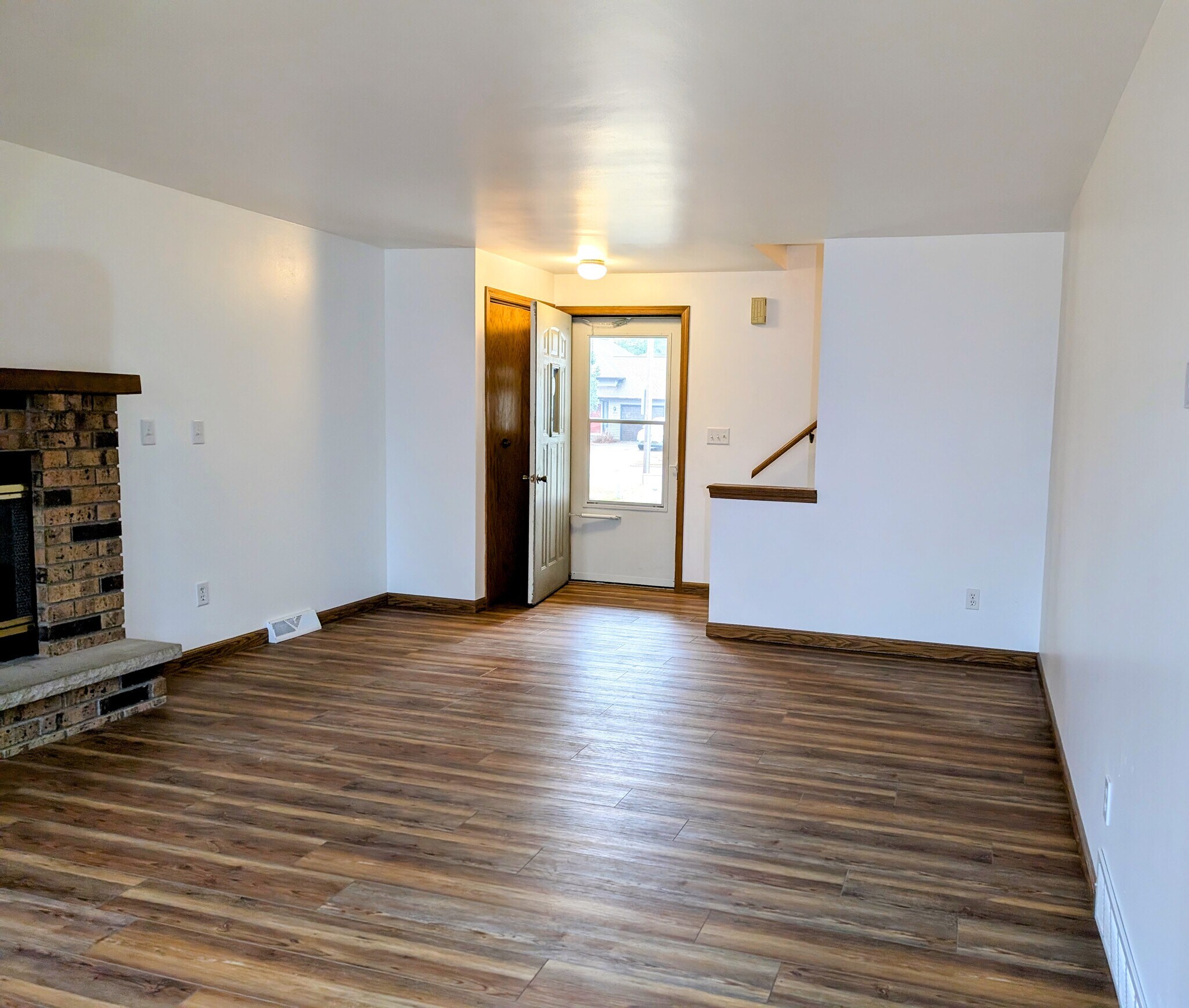 Living Room - 2043 Hilltop Dr